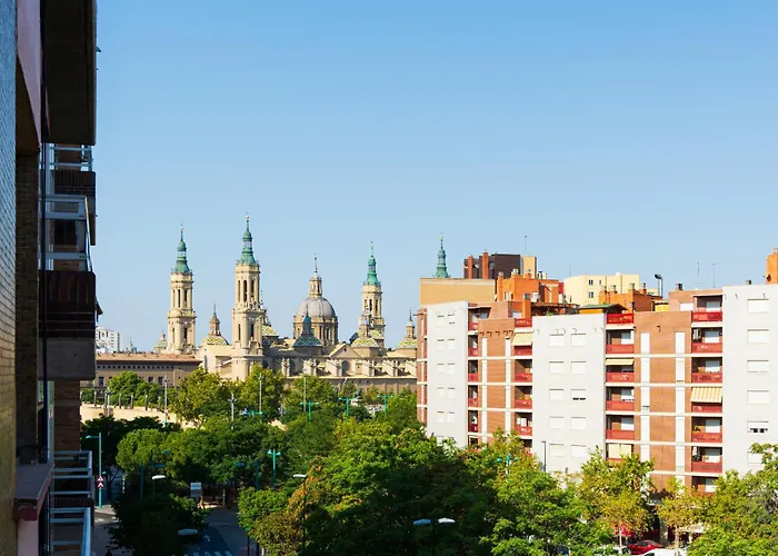 Junto Al Puente De Piedra Apartment