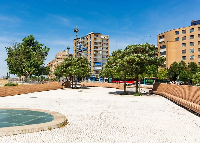 Junto Al Puente De Piedra