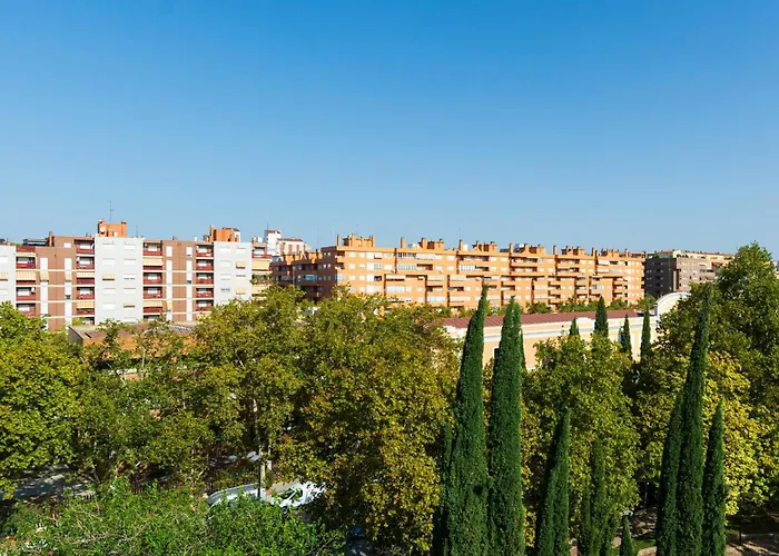 Junto Al Puente De Piedra *